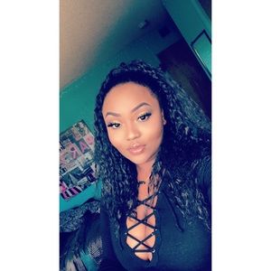 Meet your Posher, Genay